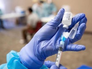 Interpol alerta de posibles falsificaciones y robos de la vacuna de la gripe y la Covid-19