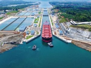 Cómo han impactado las restricciones en el Canal de Panamá en el mercado de graneleros